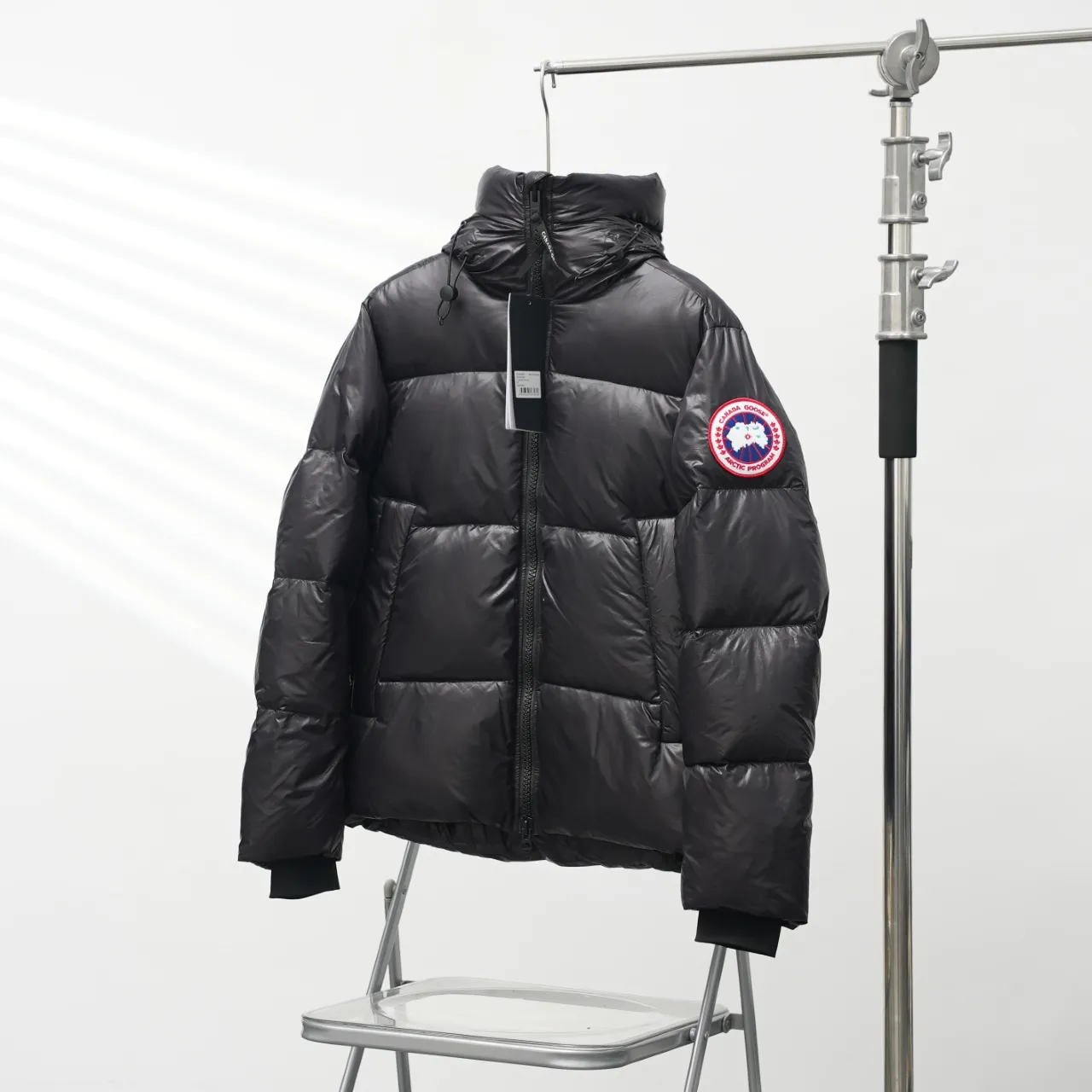 P780 CANADA GOOSE丨Canada Goose 2252 puff hooded down jacket Color: black with red label Size: XS-XXL